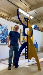 Ronald Kalmeijer with his sculpture